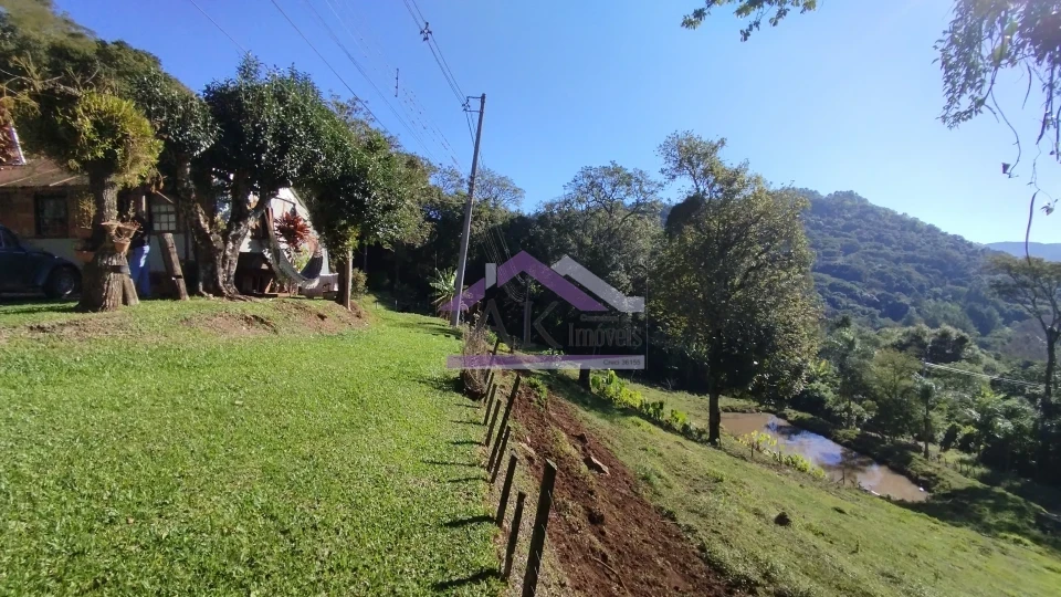 Imagens do imóveis Excelente sítio com casa enxaimel e açude à venda em Picada Café na Serra Gaúcha