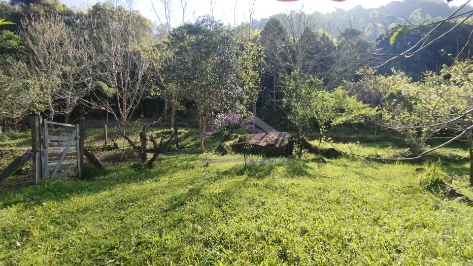 Sítio com riacho e casa enxaimel à venda em Picada Café na Serra Gaúcha
