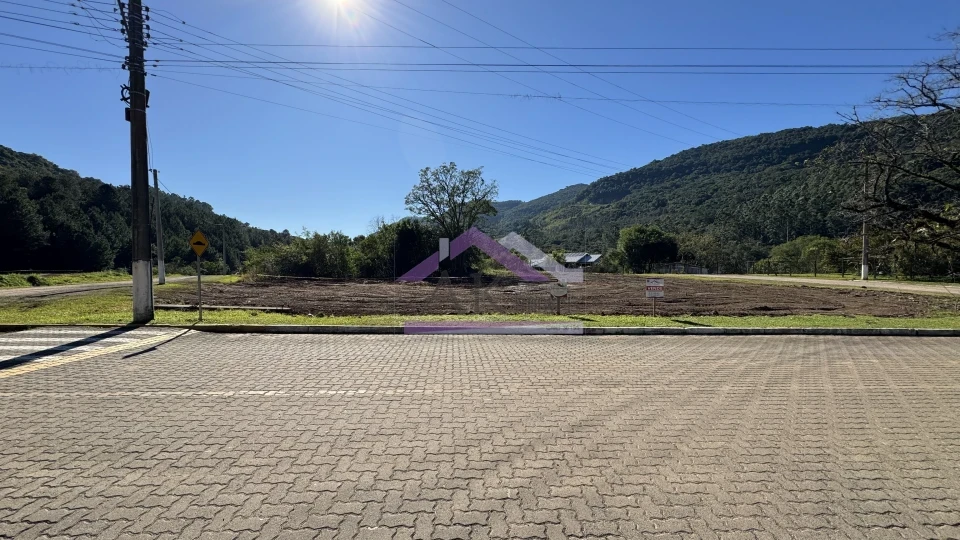 Imagens do imóveis Amplo terreno de esquina à venda em Picada Café na Serra Gaúcha
