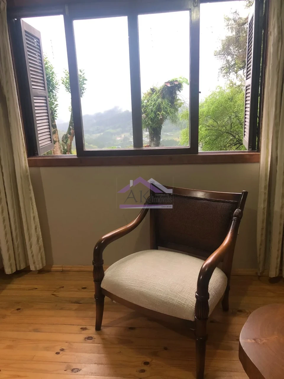 Imagens do imóveis Excelente sítio com casa enxaimel e açude à venda em Picada Café na Serra Gaúcha