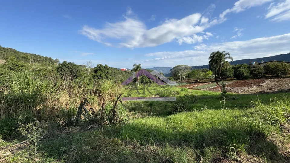 Imagens do imóveis Amplo terreno com vista à venda em Picada Café na Serra Gaúcha
