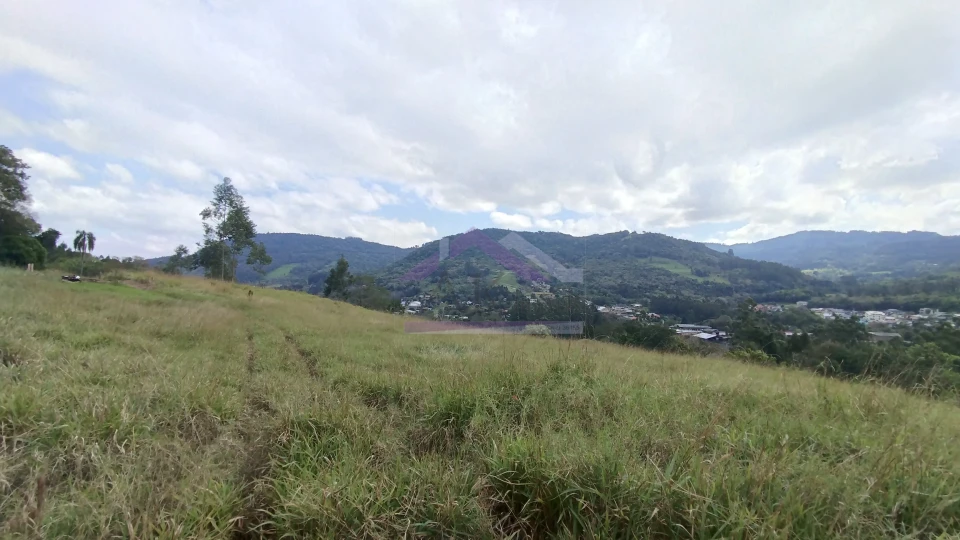 Imagens do imóveis Área de terra com vista panorâmica à venda próxima ao centro de Picada Café na Serra Gaúcha