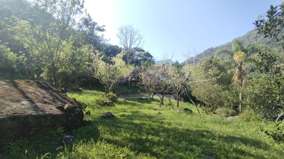 Sítio com riacho e casa enxaimel à venda em Picada Café na Serra Gaúcha