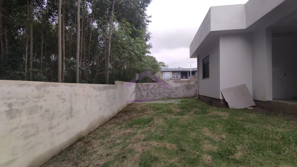 Excelente  casa a venda no centro de presidente Lucena.