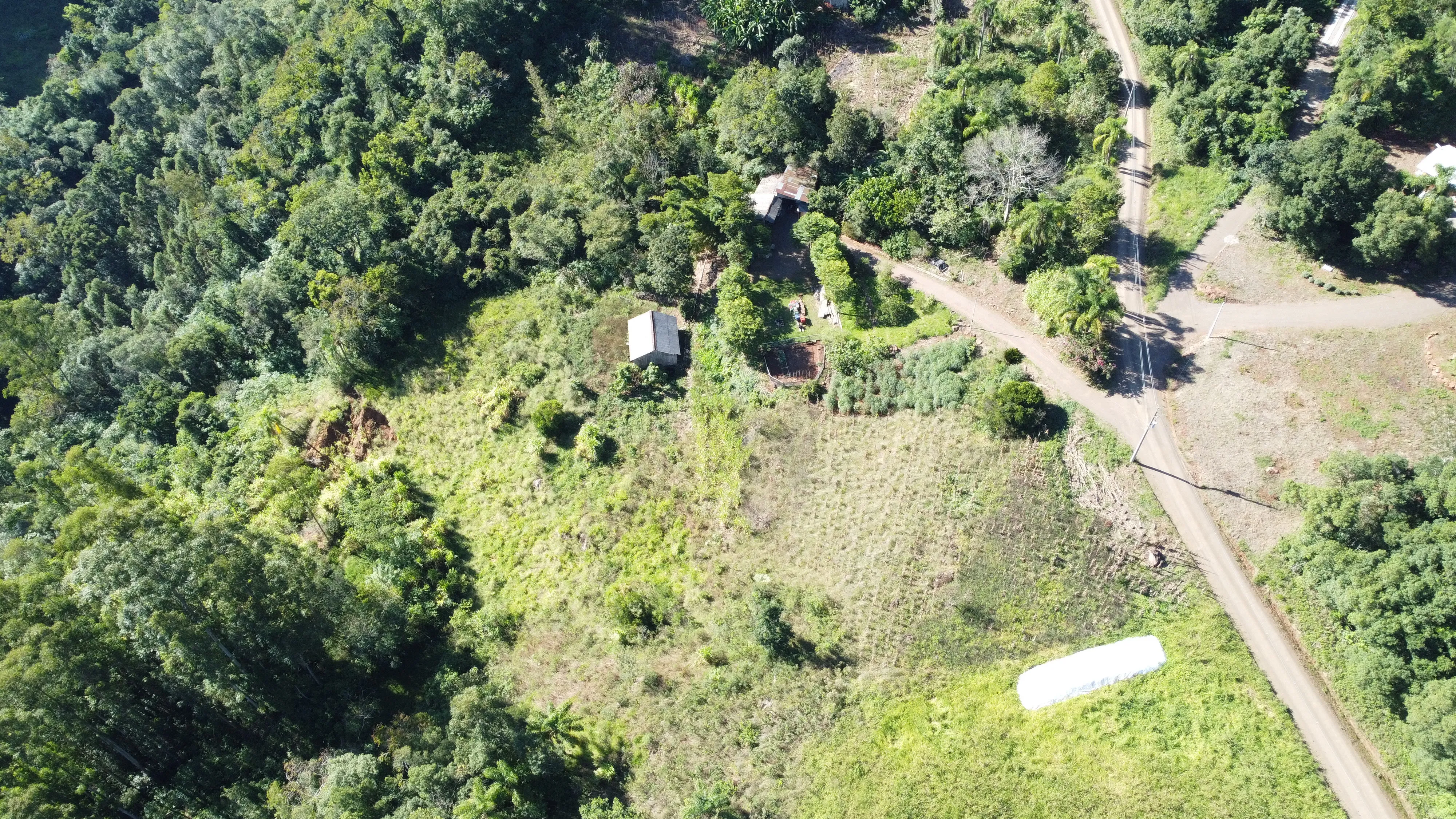 Área de terras com fundos para riacho à venda em Picada Café na Serra Gaúcha