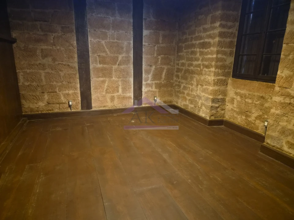 Imagens do imóveis Sítio com casa centenária e riacho a venda em Linha Nova na Serra Gaúcha