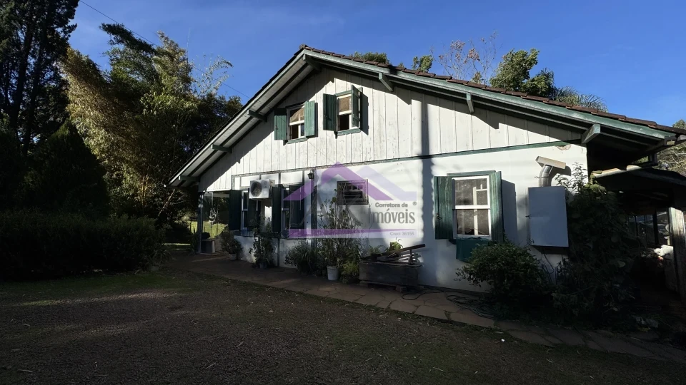 Imagens do imóveis Chácara com açude e casa enxaimel à venda em Picada Café na Serra Gaúcha