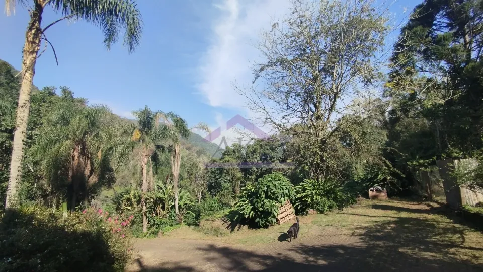 Sítio com riacho e casa enxaimel à venda em Picada Café na Serra Gaúcha
