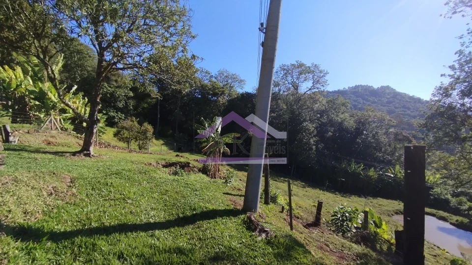 Imagens do imóveis Excelente sítio com casa enxaimel e açude à venda em Picada Café na Serra Gaúcha