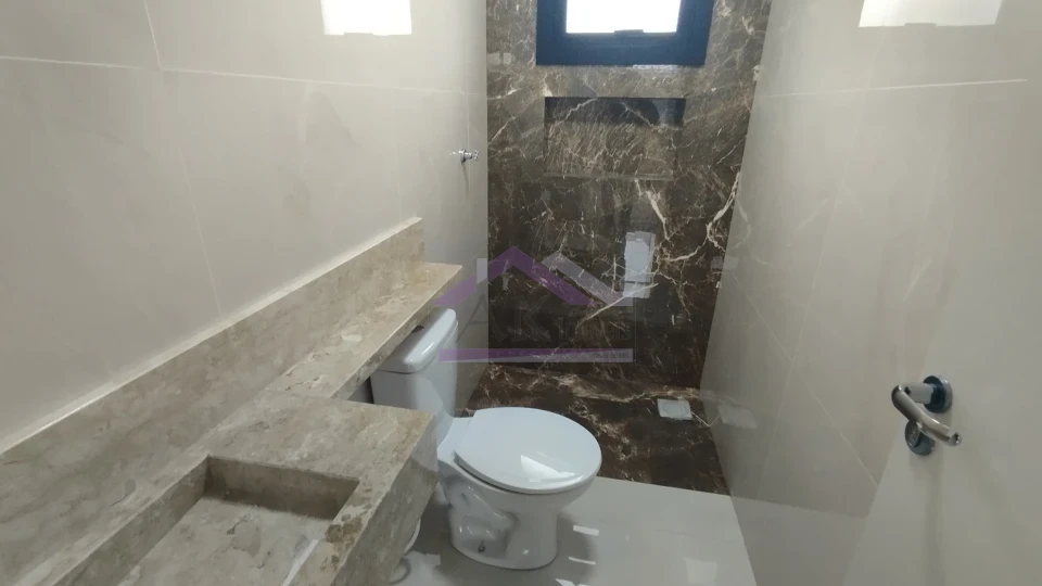 Excelente  casa a venda no centro de presidente Lucena.