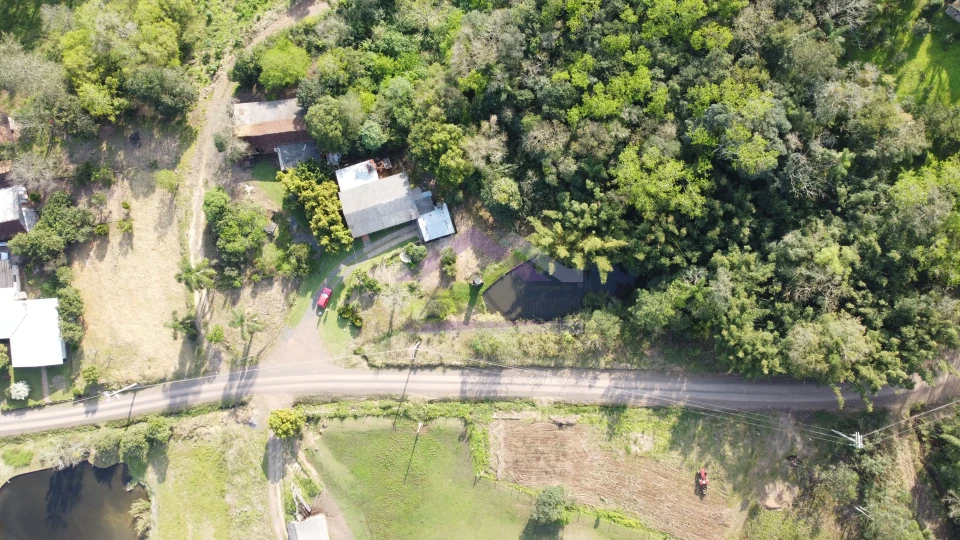 Área de terra com riacho e açude à venda em Picada Café na Serra Gaúcha