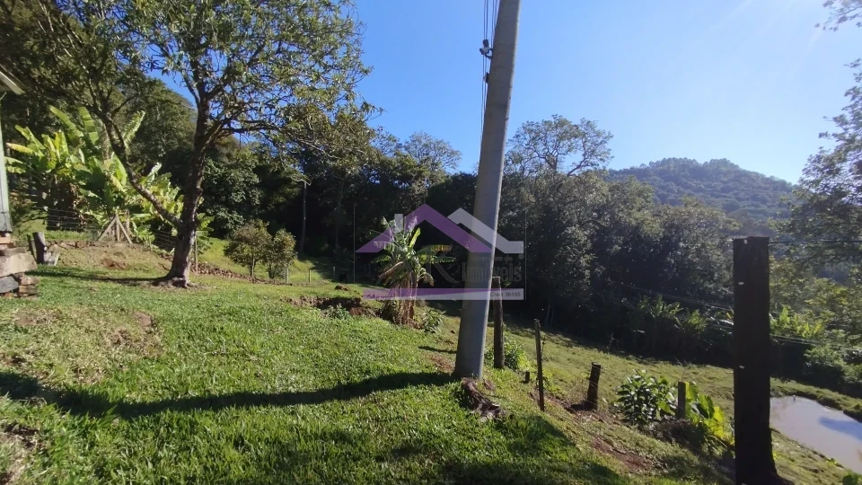 Imagens do imóveis Excelente sítio com casa enxaimel e açude à venda em Picada Café na Serra Gaúcha