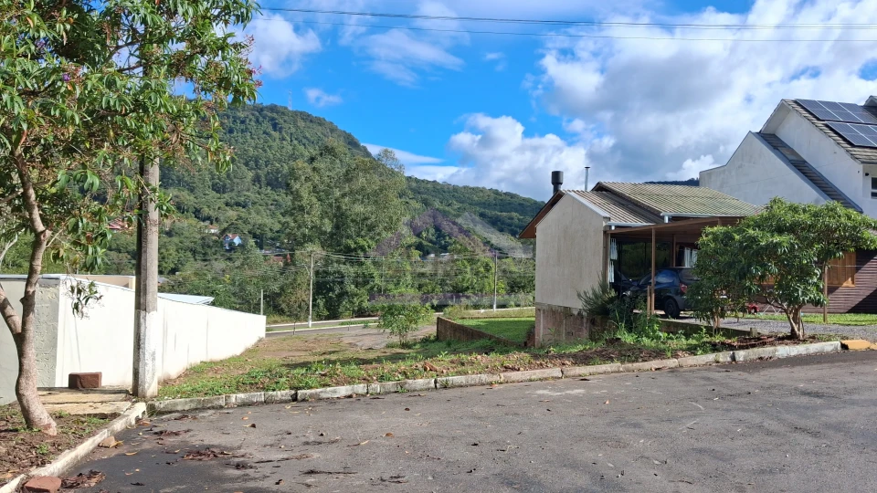Terreno à venda no Centro de Picada Café, na Serra Gaúcha