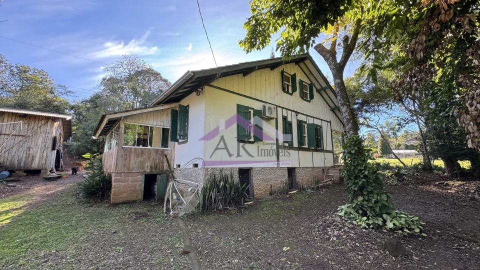 Imagens do imóveis Chácara com açude e casa enxaimel à venda em Picada Café na Serra Gaúcha