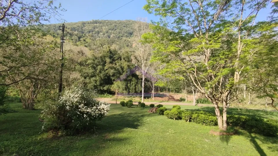 Sítio com riacho e casa enxaimel à venda em Picada Café na Serra Gaúcha