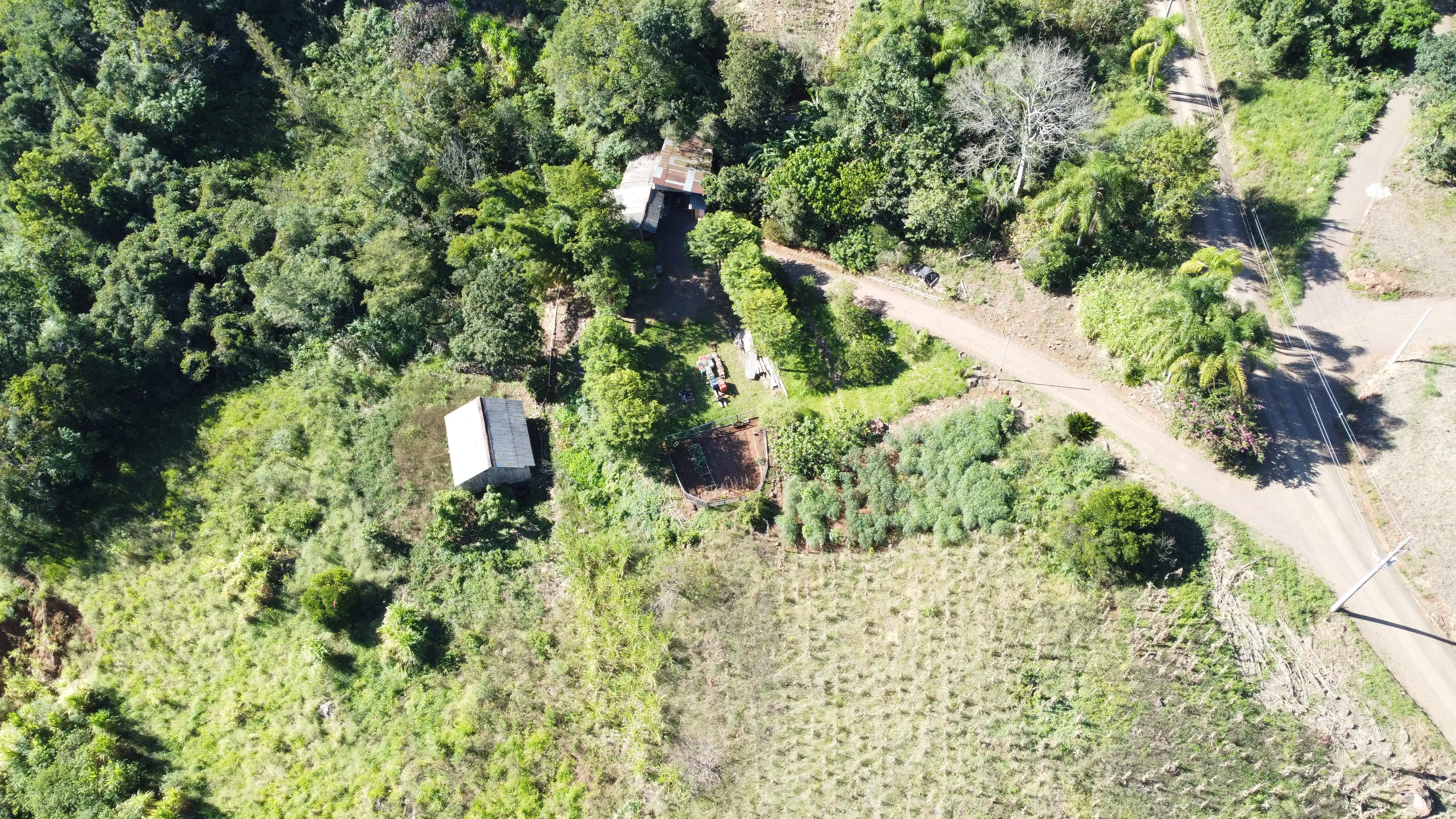Área de terras com fundos para riacho à venda em Picada Café na Serra Gaúcha