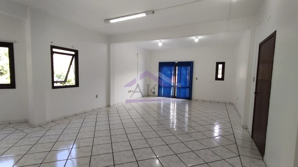 Imagens do imóveis Ampla sala comercial para locação no Centro da cidade de Picada Café