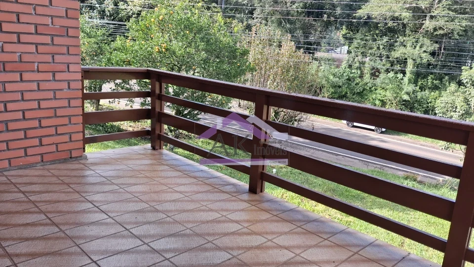 Casa com 3 quartos para locação, localizada as margens da BR-116, em Picada Café, na Serra Gaúcha