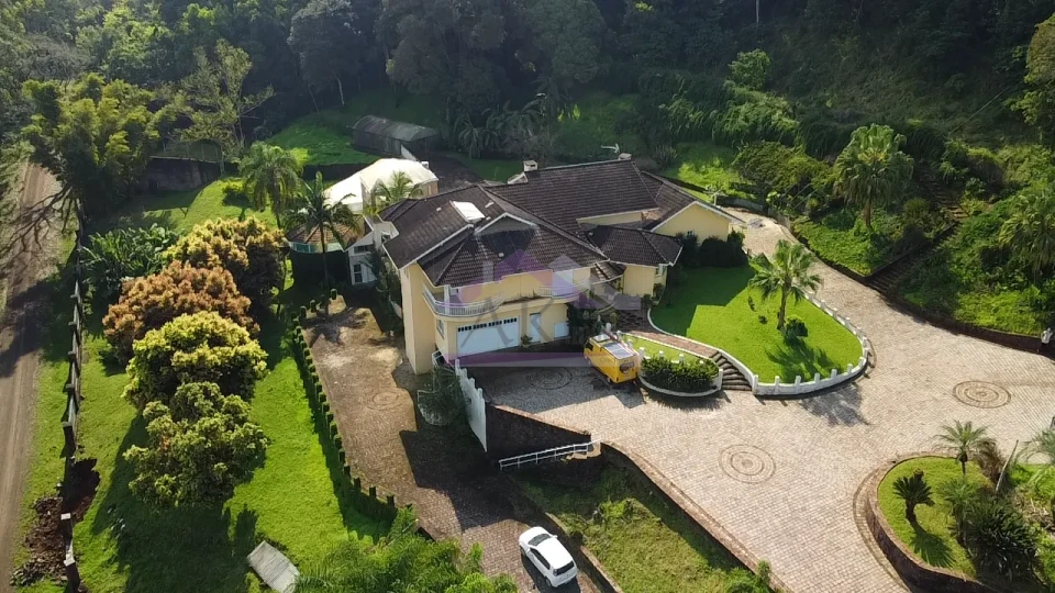 Sítio de alto padrão a venda em Picada Café na Serra Gaúcha