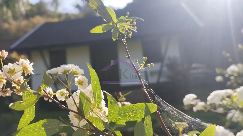 Sítio com riacho e casa enxaimel à venda em Picada Café na Serra Gaúcha