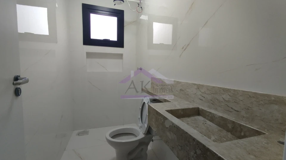 Excelente  casa a venda no centro de presidente Lucena.