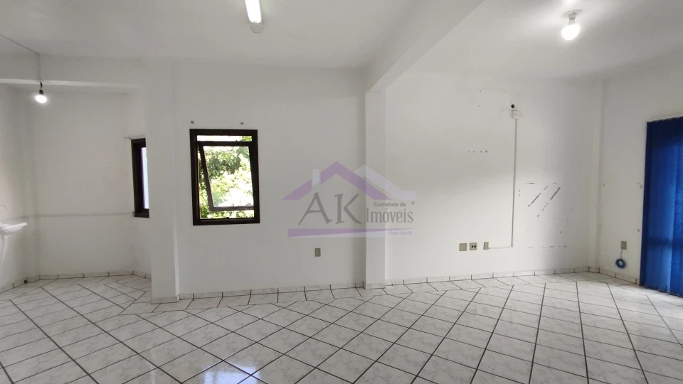 Imagens do imóveis Ampla sala comercial para locação no Centro da cidade de Picada Café