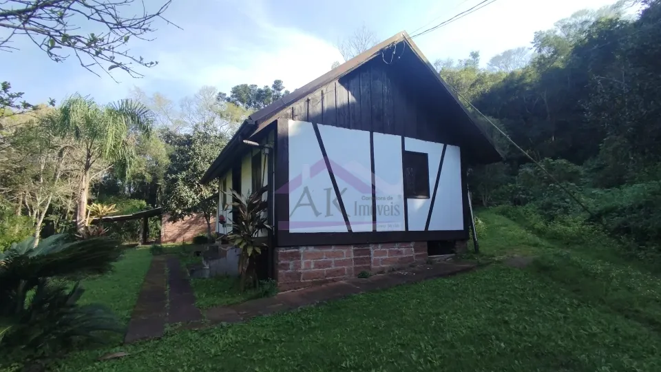 Sítio com riacho e casa enxaimel à venda em Picada Café na Serra Gaúcha
