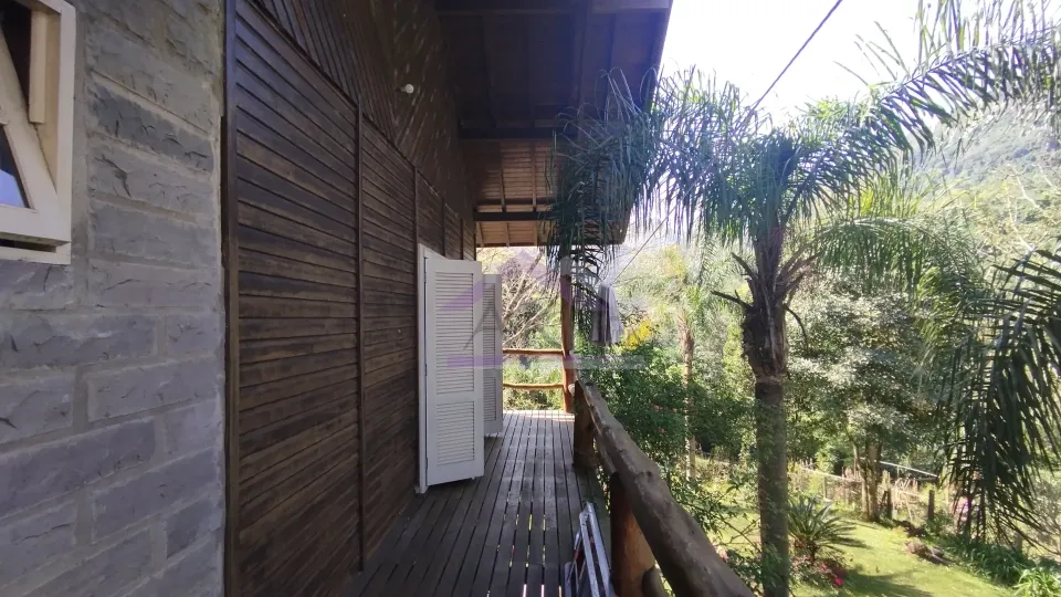 Sítio com riacho e casa enxaimel à venda em Picada Café na Serra Gaúcha
