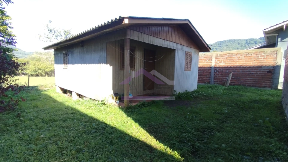 Imagens do imóveis Duas casas em mesmo terreno à venda em excelente bairro na cidade de Picada Café na Serra Gaúcha