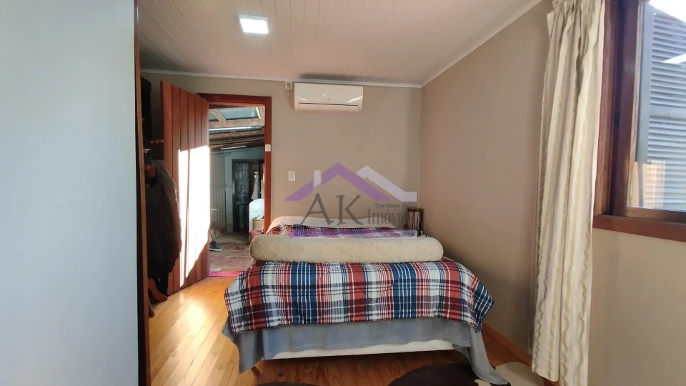 Imagens do imóveis Excelente sítio com casa enxaimel e açude à venda em Picada Café na Serra Gaúcha