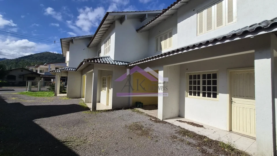 Sobrado com dois quartos para locação, localizado no Bairro Joaneta, na cidade de Picada Café (Cópia)
