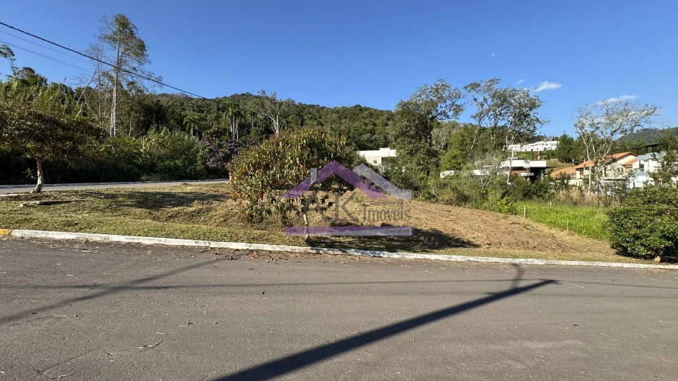 Imagens do imóveis Terreno de esquina à venda no centro de Picada Café na Serra Gaúcha