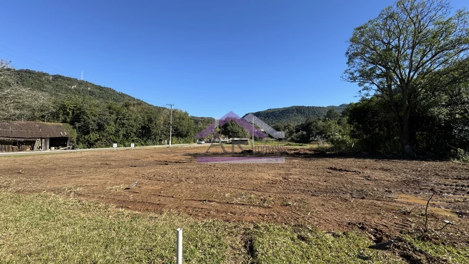 Imagens do imóveis Amplo terreno de esquina à venda em Picada Café na Serra Gaúcha