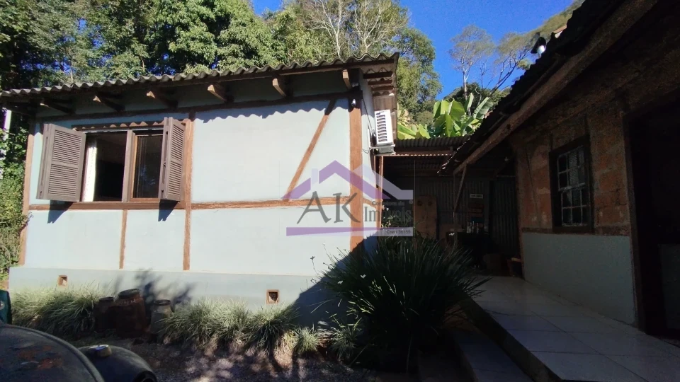 Imagens do imóveis Excelente sítio com casa enxaimel e açude à venda em Picada Café na Serra Gaúcha