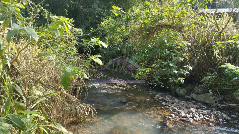 Sítio com riacho e casa enxaimel à venda em Picada Café na Serra Gaúcha