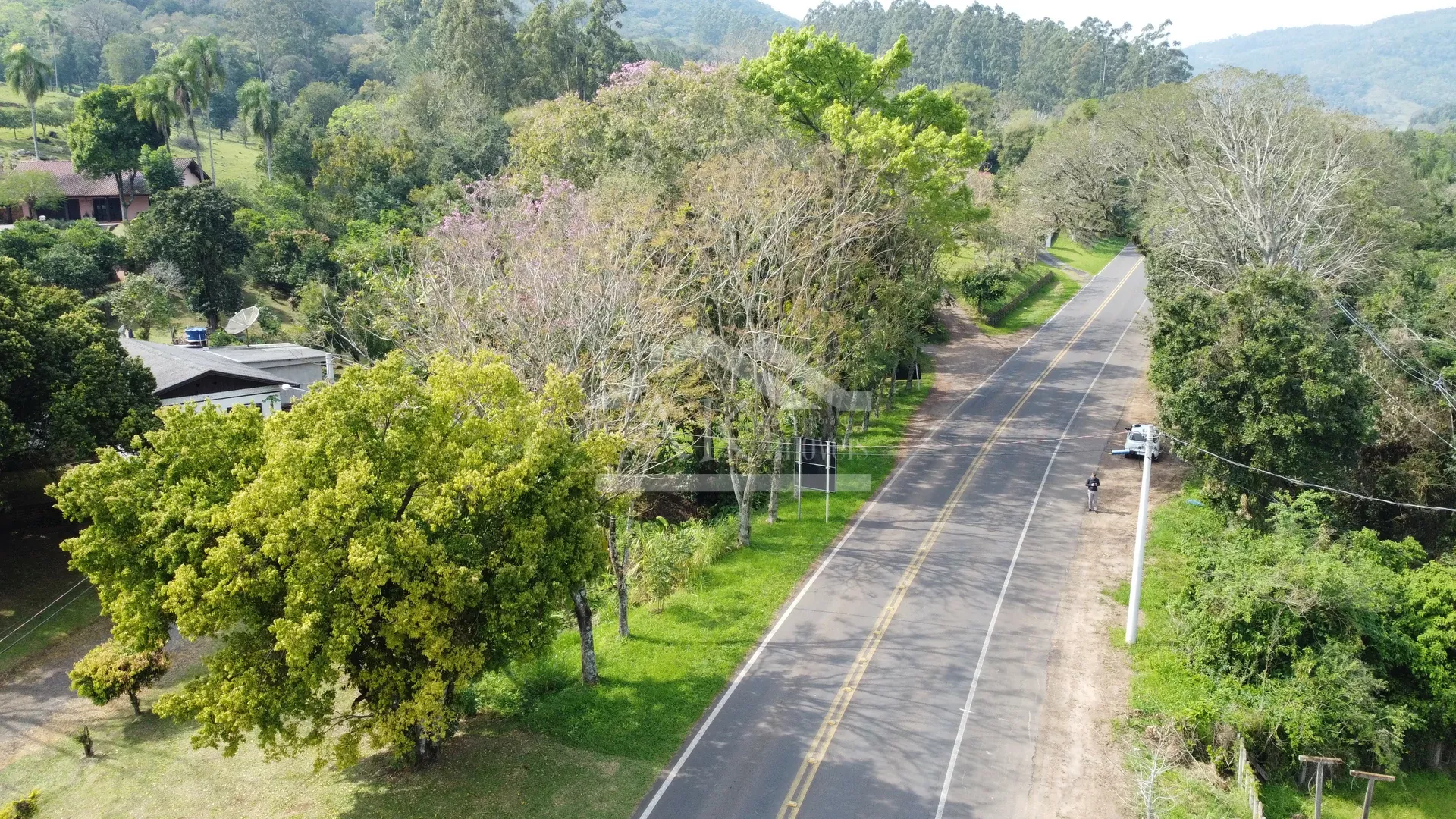 Excelente área comercial às margens da BR 116 em Picada Café na Serra Gaúcha