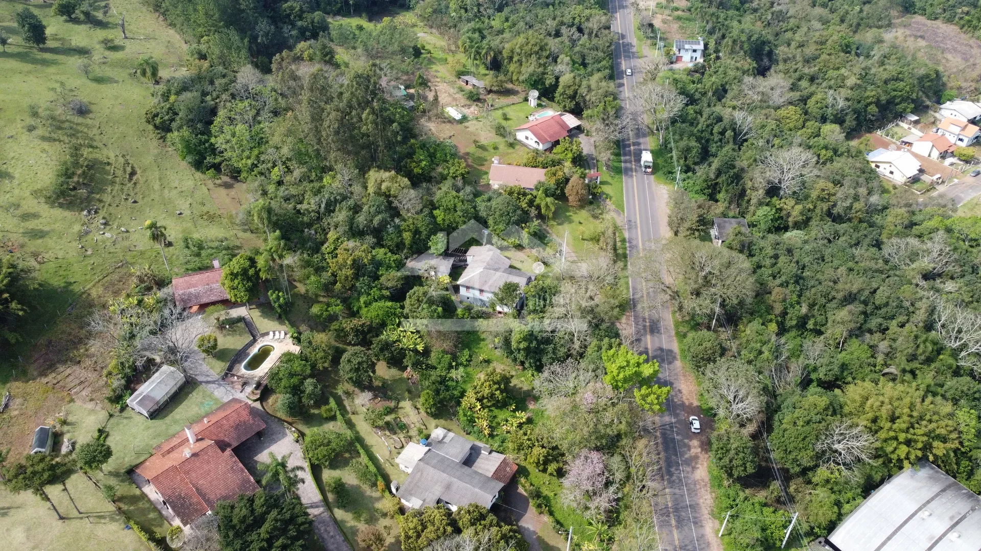Excelente área comercial às margens da BR 116 em Picada Café na Serra Gaúcha