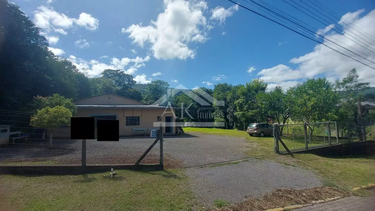 Prédio comercial, à venda, próximo a BR-116 em Picada Café, na Serra Gaúcha