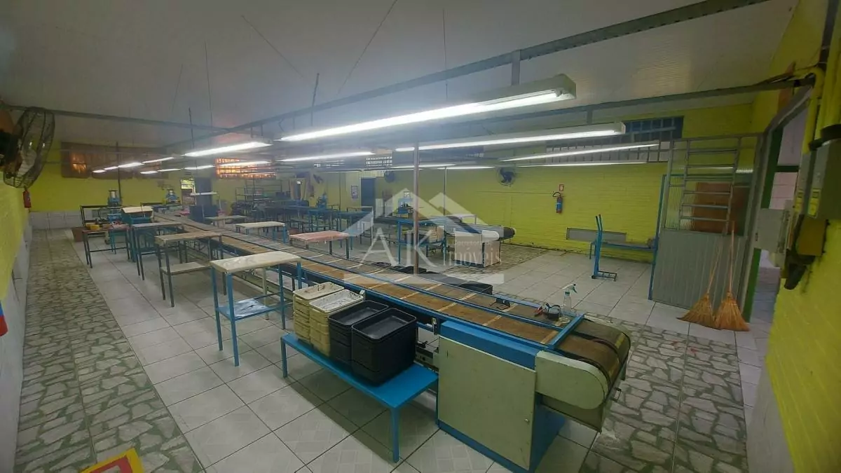 Prédio comercial, à venda, próximo a BR-116 em Picada Café, na Serra Gaúcha