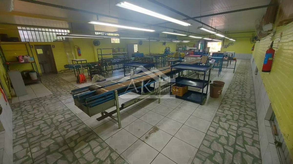 Prédio comercial, à venda, próximo a BR-116 em Picada Café, na Serra Gaúcha