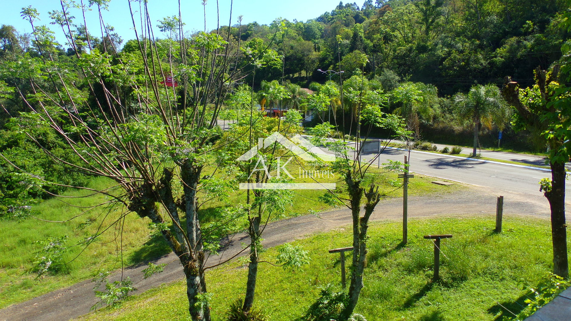 Prédio comercial, à venda, junto ao pórtico de Picada Café, na Serra Gaúcha