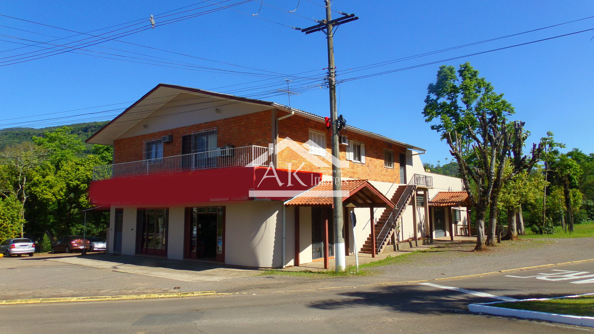 Prédio comercial, à venda, junto ao pórtico de Picada Café, na Serra Gaúcha
