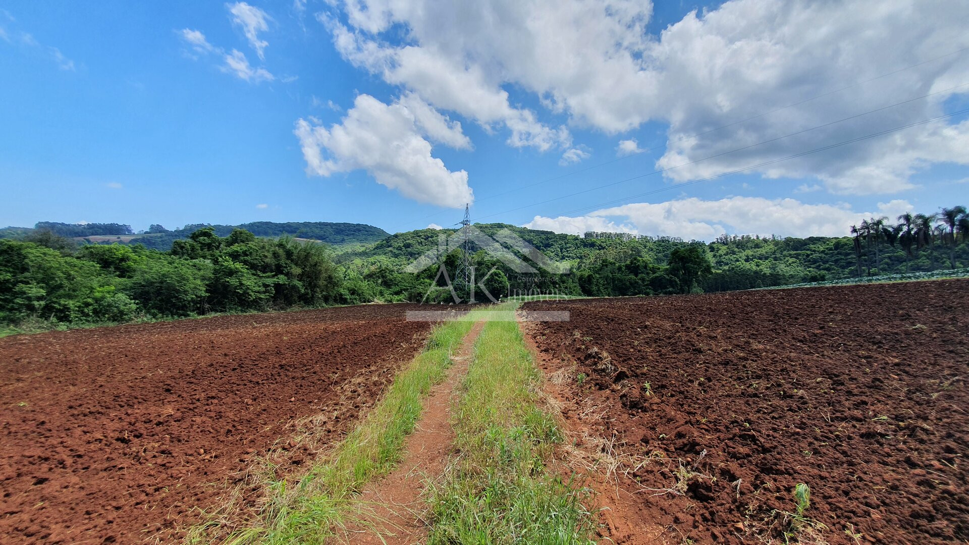 Área de terras com nascente e bela vista à venda em Linha Nova-RS