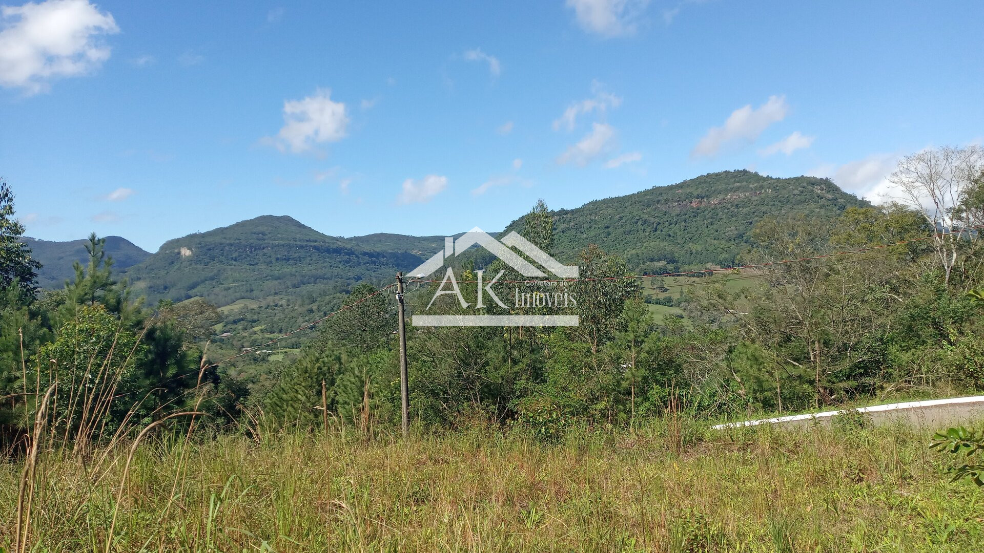 Terreno de esquina com vista a venda em Picada Café na Serra Gaúcha