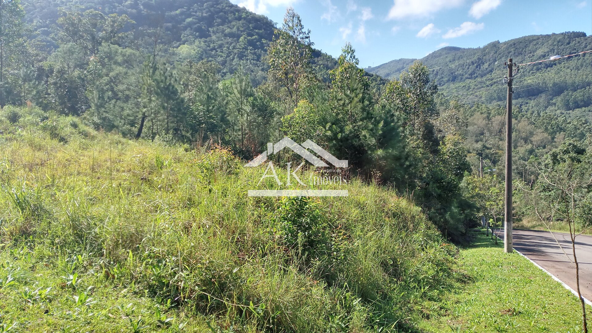 Terreno de esquina com vista a venda em Picada Café na Serra Gaúcha