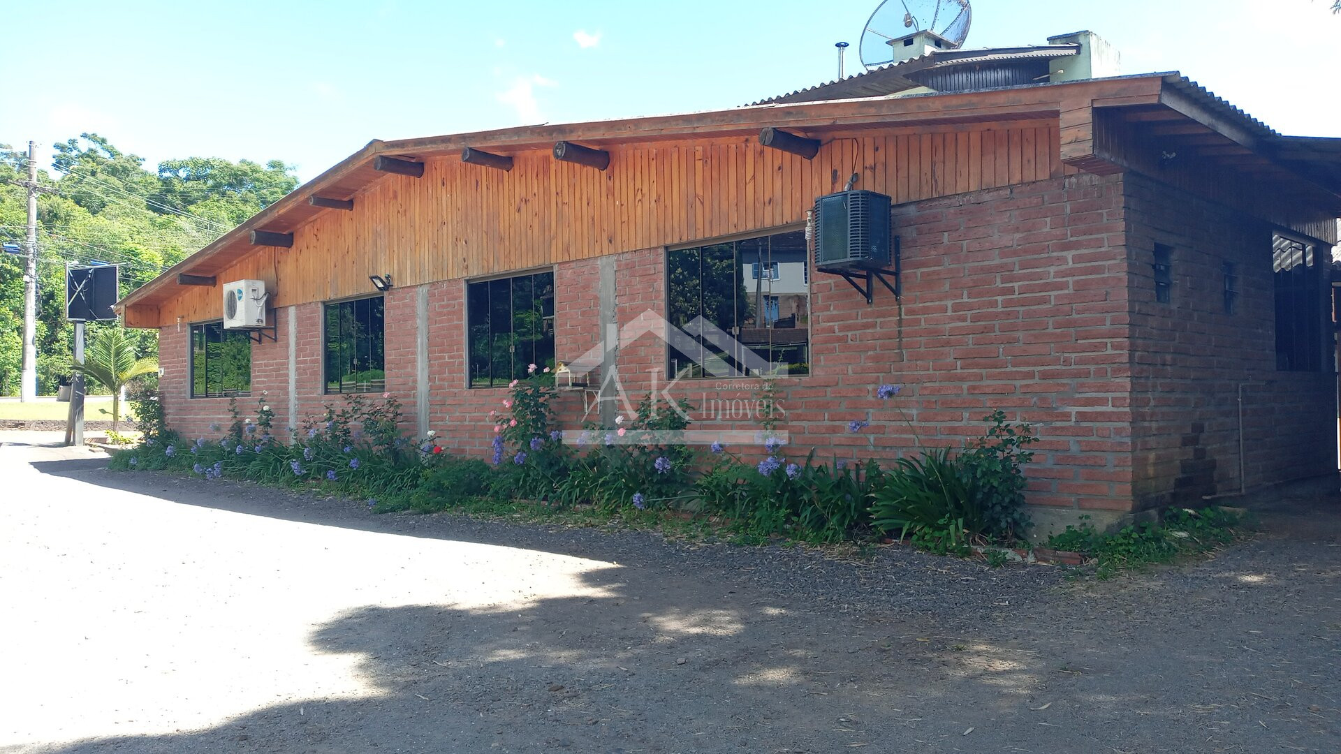 Excelente ponto comercial à venda às margens da BR 116 em Picada Café na Serra Gaúcha
