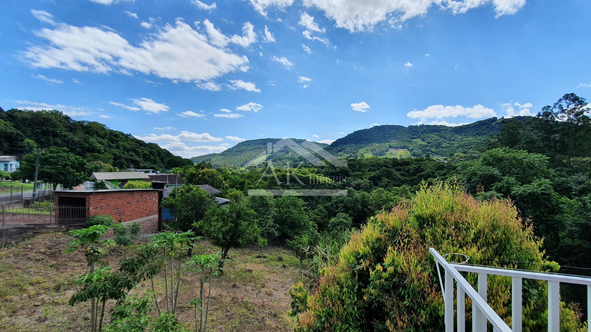 Casa com amplo terreno e 3 quartos à venda em Picada Café na Serra Gaúcha