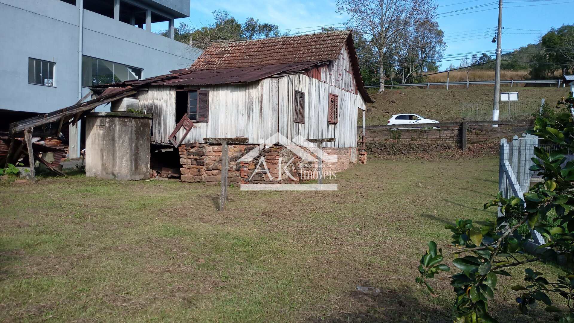Terreno amplo com riacho à venda no centro de Picada Café, na Serra Gaúcha