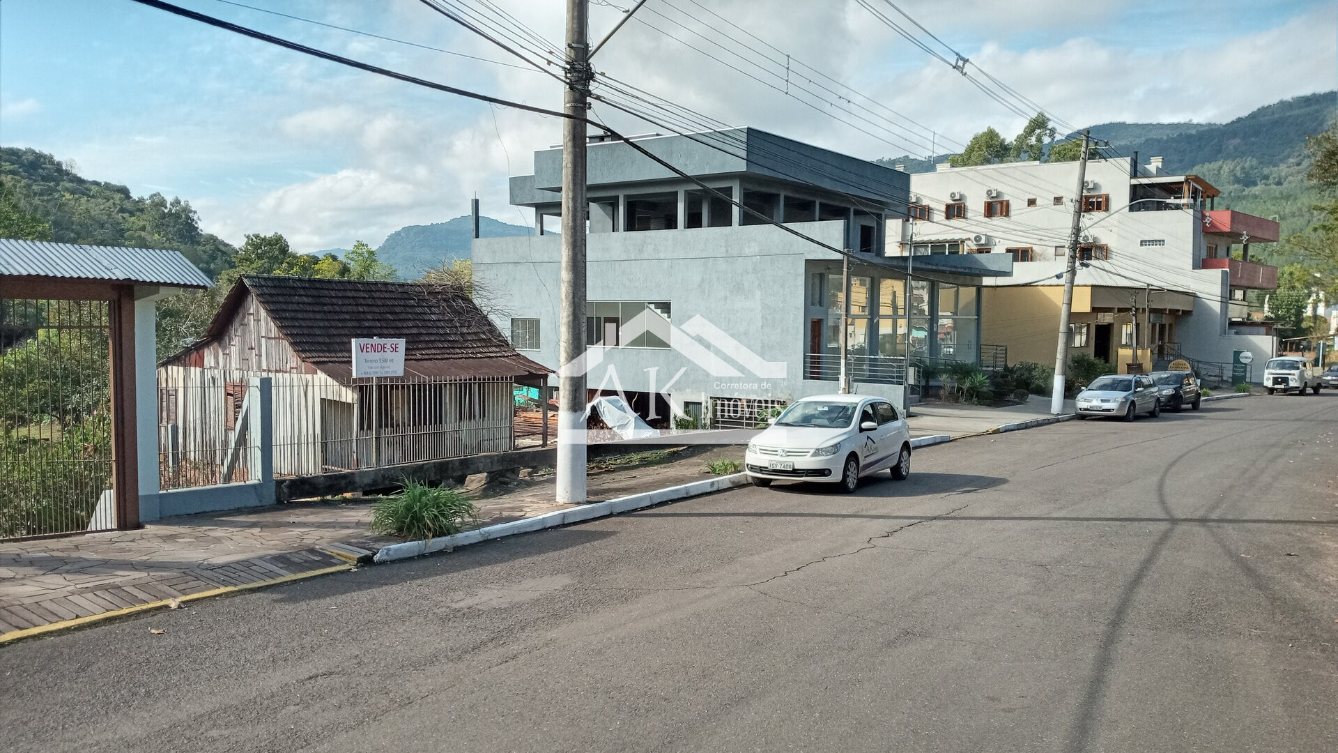 Terreno amplo com riacho à venda no centro de Picada Café, na Serra Gaúcha