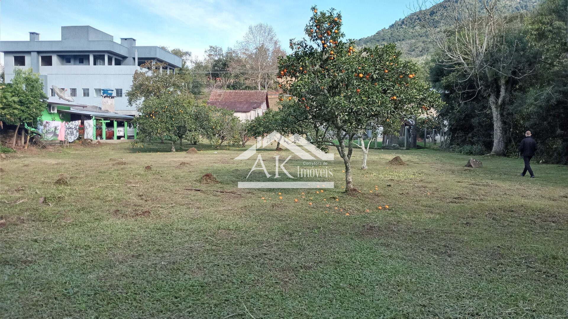 Terreno amplo com riacho à venda no centro de Picada Café, na Serra Gaúcha